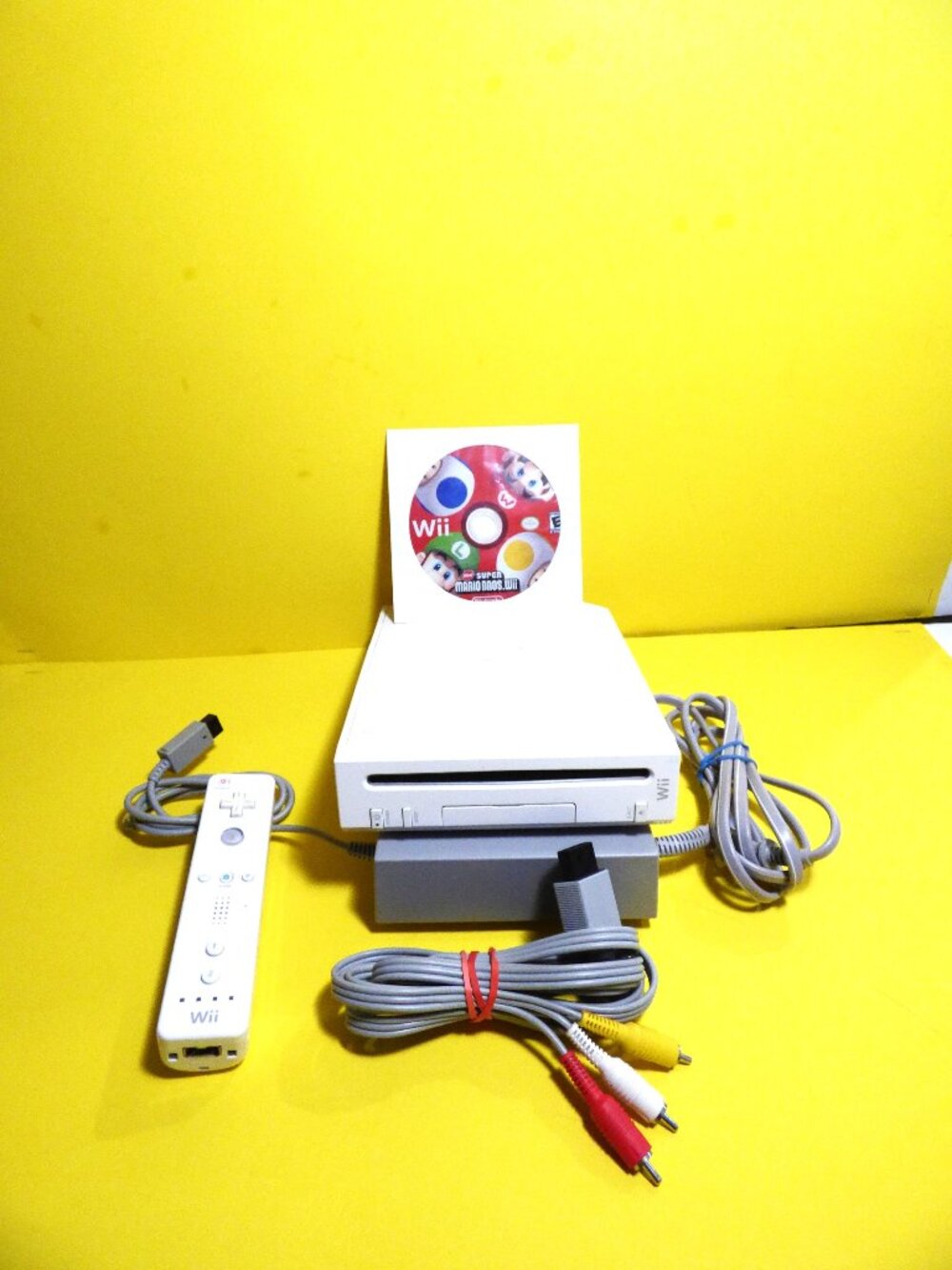 Wii White Console with game